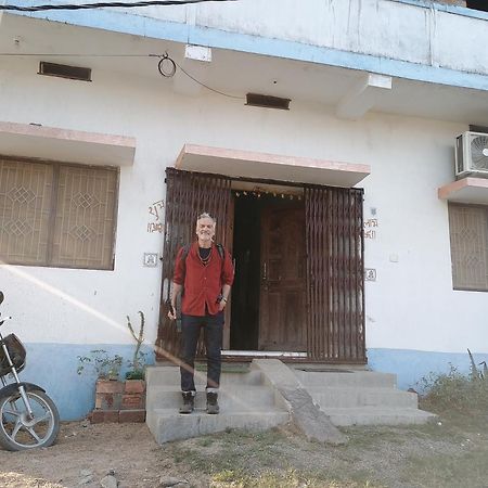 Budha Ashram Guest House Bodhgaya Bagian luar foto